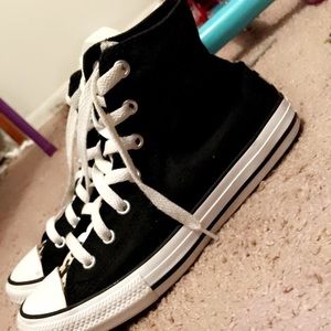 Girls converse